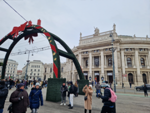 Odkrijte čar božičnih sejmov po Evropi – kjer tradicija sreča tuje jezike 19 Lingula I bozični sejmi po Evropi