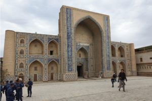 Uzbekistan – potovanje, ki te prevzame s pristnostjo 319 Lingula I Potovanje Uzbekistan Buhara